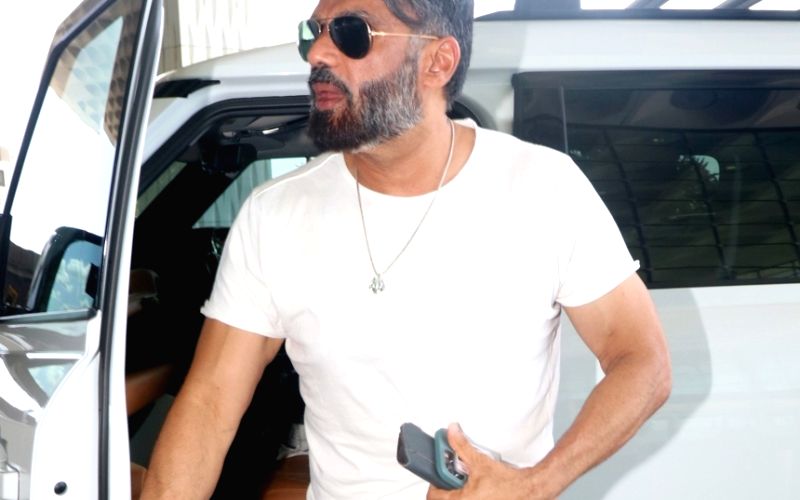 : Mumbai: Actor Suniel Shetty spotted at airport