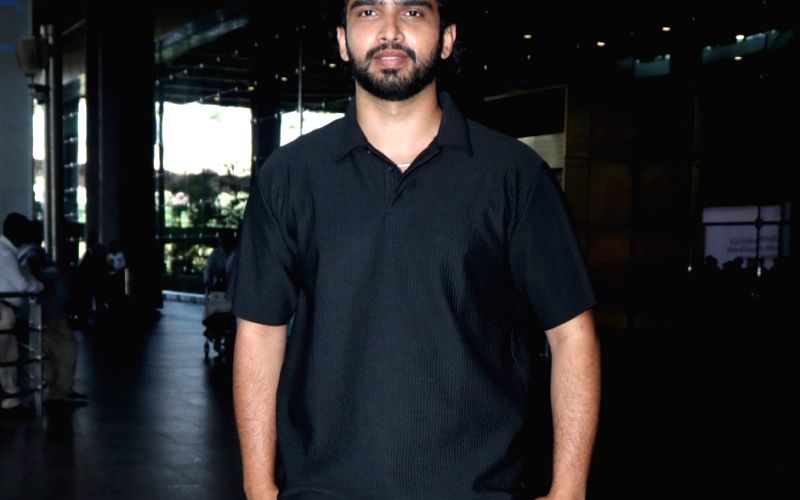 : Mumbai: Music Director Amaal Mallik spotted at airport