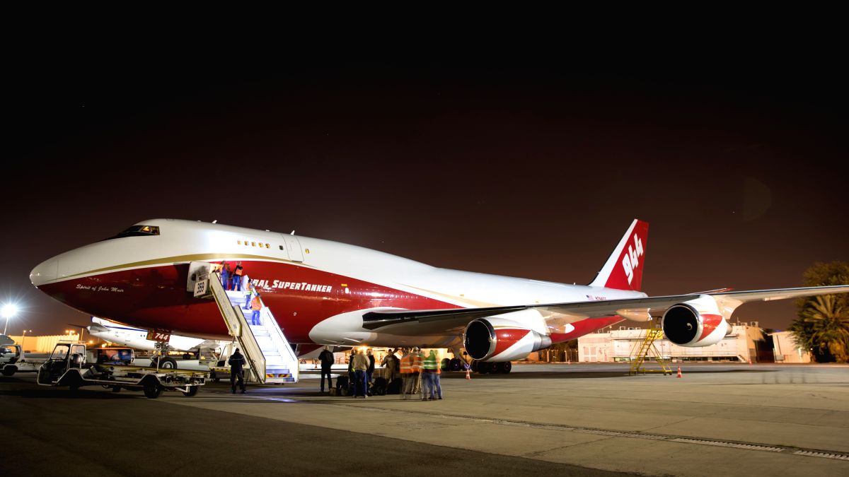 World’s Largest Firefighting Plane: The Boeing 747 Global Supertanker