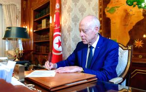 Tunisian president meets 